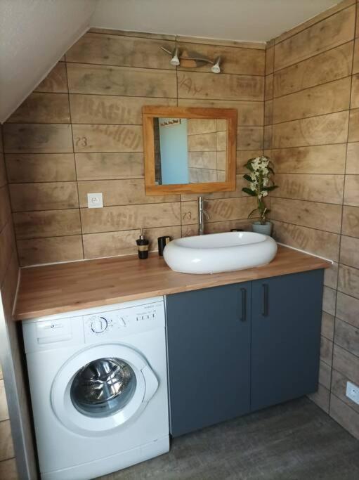 Charmant Appartement Proche Commerces Et Plages Guilvinec Exterior photo